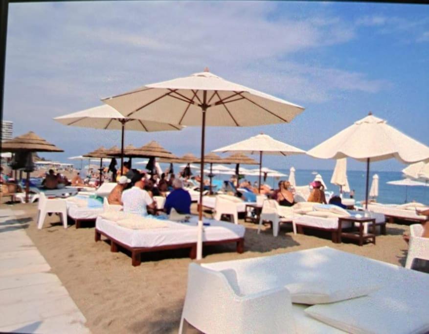 Lux. Frontbeach-Terrace. 5 Pools.Tv. 2 A.C.Netflix Benalmádena Exterior foto